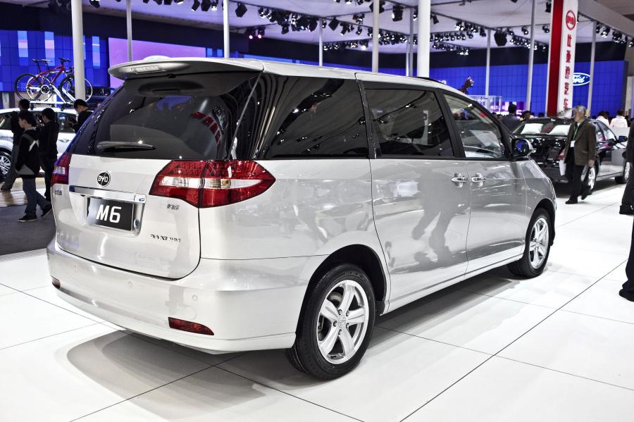  BYD M6 2010 года  (фото 3 из 23)